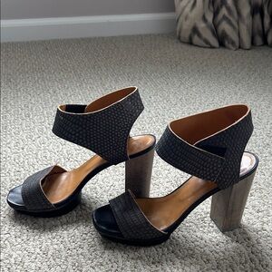COCLICO Black Textured Block Heel Sandals
